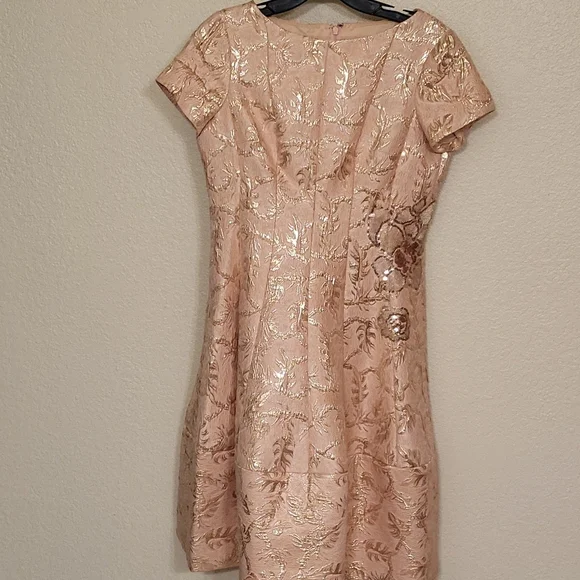 Mini dress - Picture 1 of 7